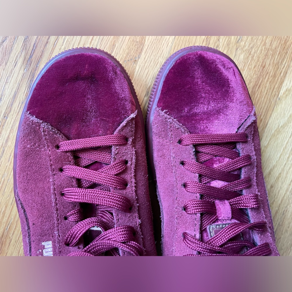 Puma Women's Suede Classic Velvet Casual Sneakers - Picture 11 of 11